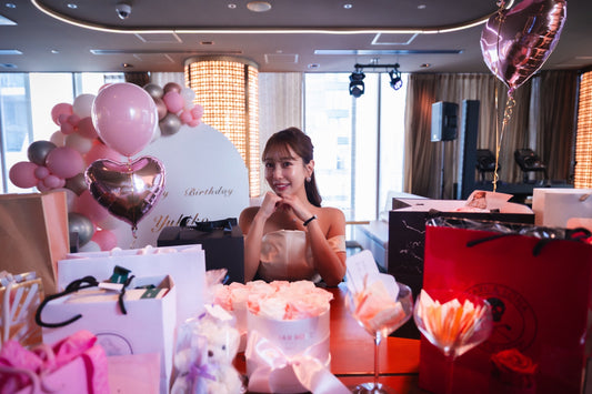 インフルエンサー佐野友妃子さんのバースデーイベント “Bloom with Love” が開催されました。