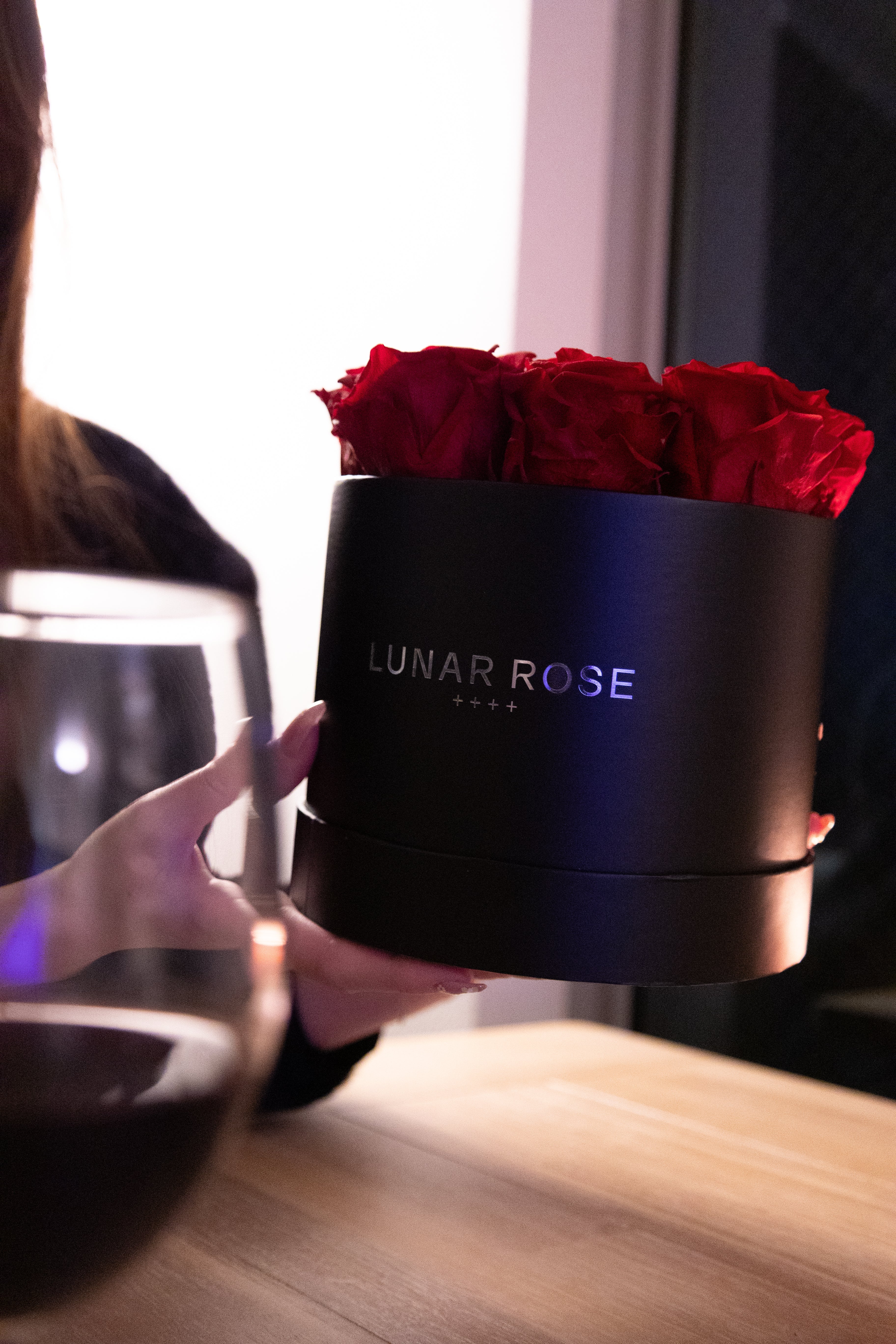 LUNAR ROSE | ルナーローズ | 高級プリザーブドローズ | 枯れない